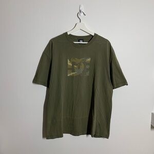 Y2K DC Shoes tee neutral colours